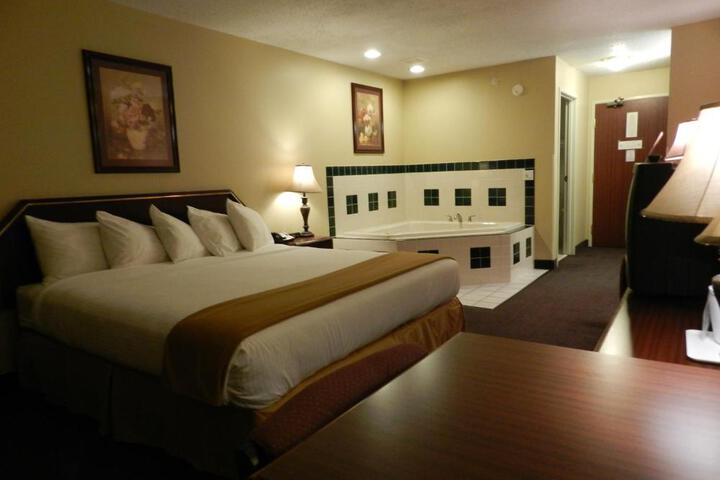 Studio King Size Bed (7 of 9)