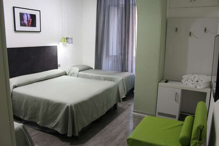 Room 16 of 34