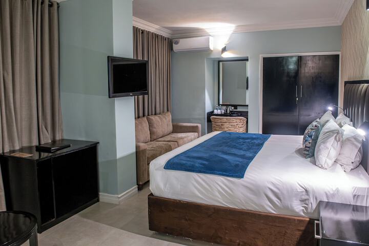 Room 18 of 52