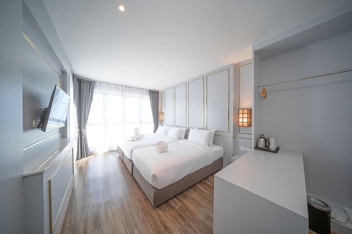 Room 8 of 41