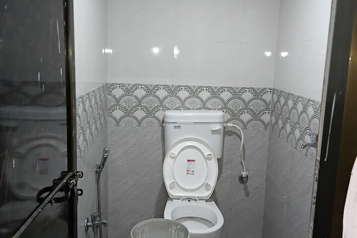 Room 14 of 20