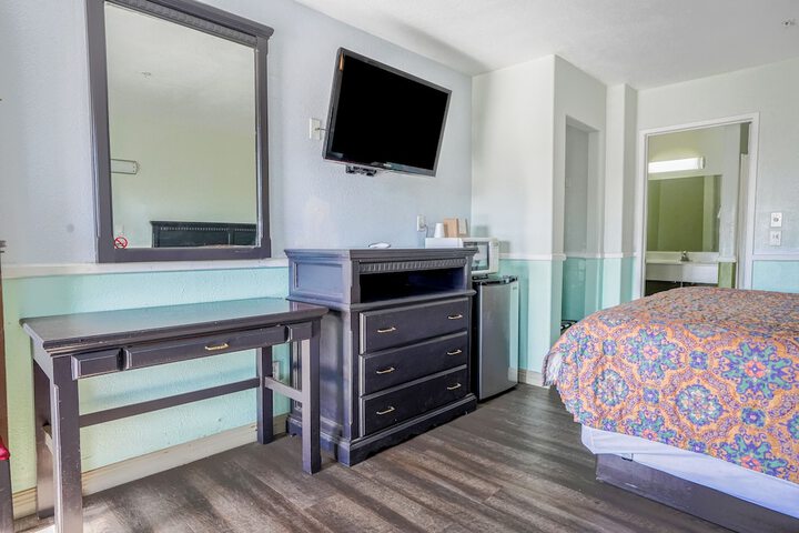 Room 20 of 37