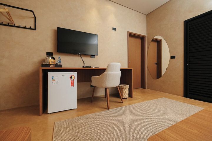 Room 8 of 36