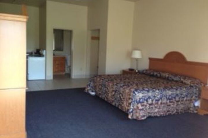 Room 6 of 11