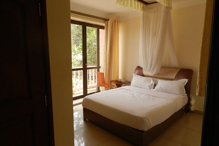 Room 13 of 26