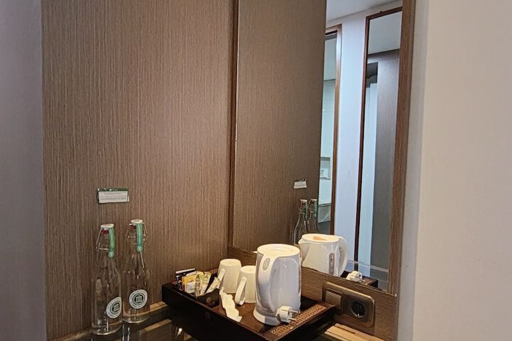 Room 13 of 61