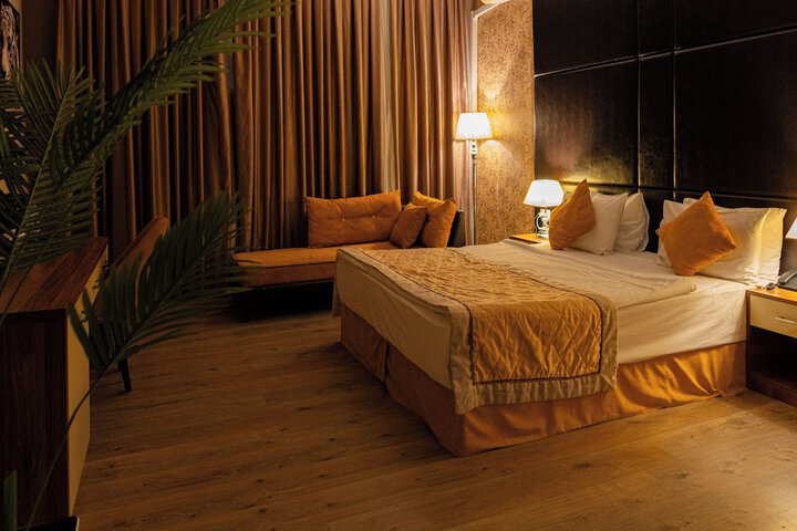 Room 12 of 60