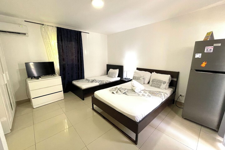 Room 9 of 50