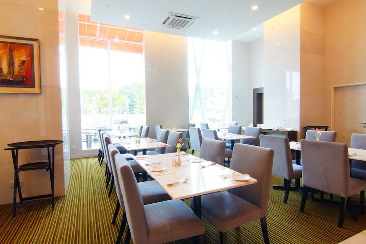 Dining 97 of 148