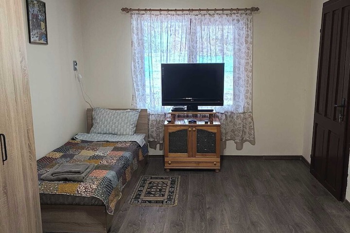 Room 5 of 29