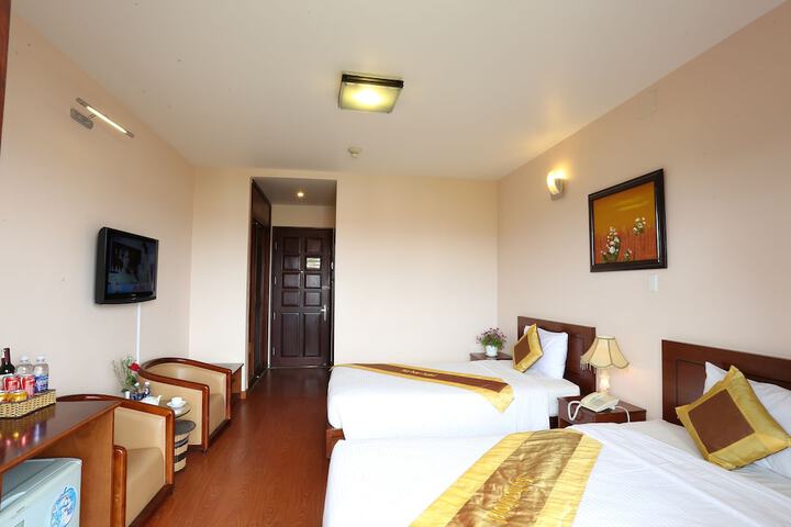 Room 12 of 50