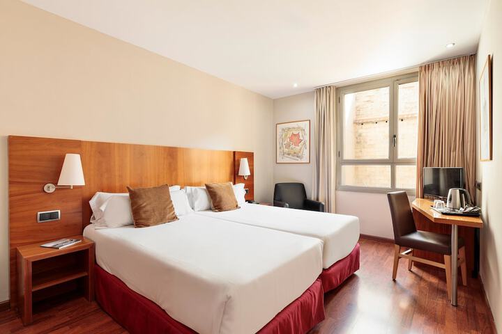 Room 10 of 60