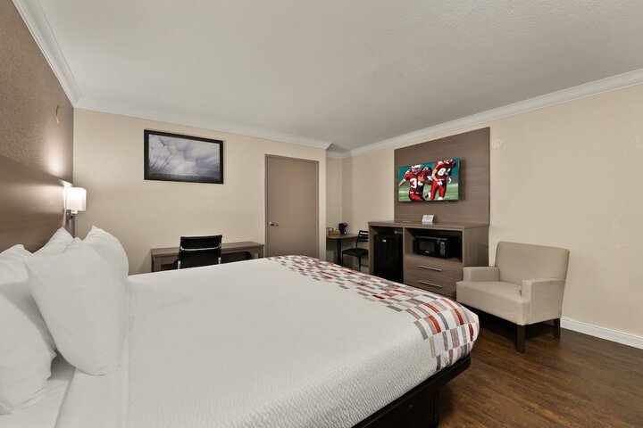 1 King Bed (19 of 19)
