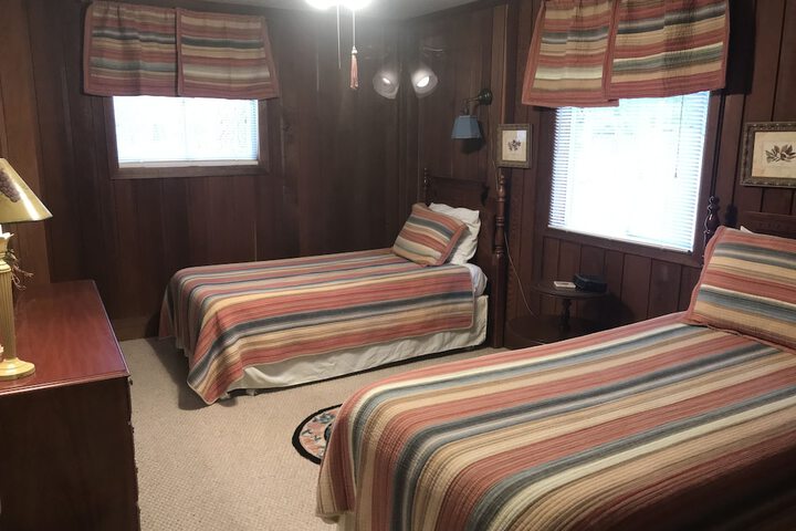 Room 45 of 400