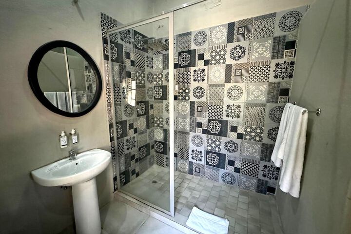 Room 173 of 275