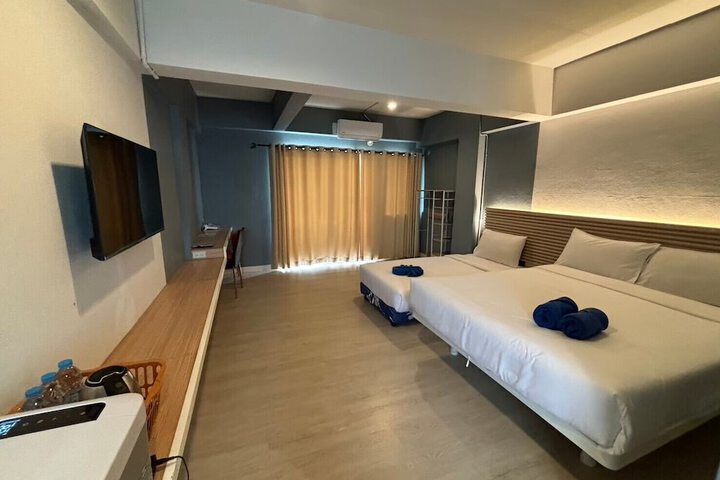 Room 8 of 10