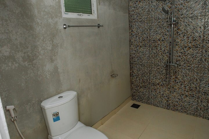 Room 12 of 18