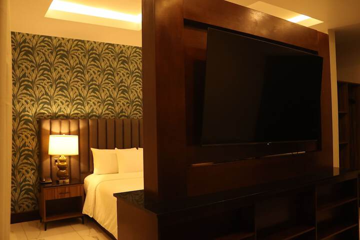 Room 9 of 26