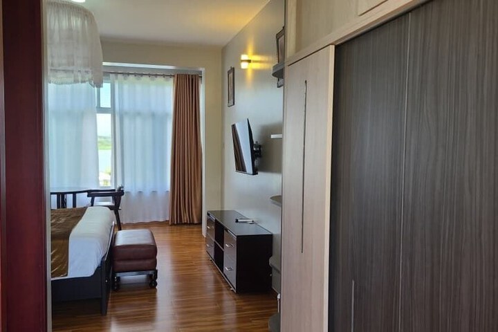 Room 44 of 150