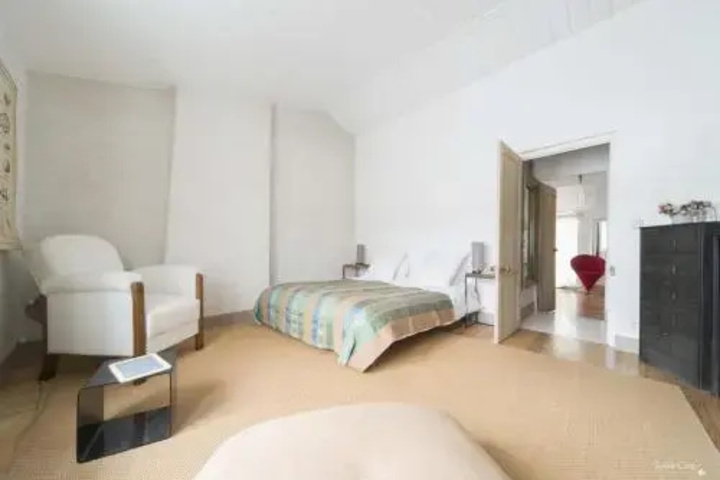 Room 3 of 13