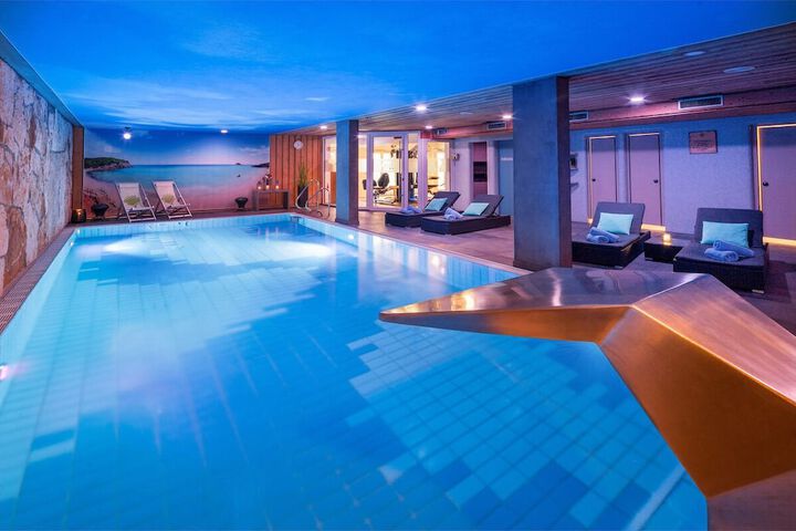 Pool 34 of 53
