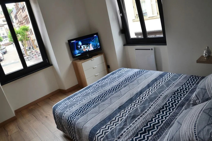 Room 3 of 12