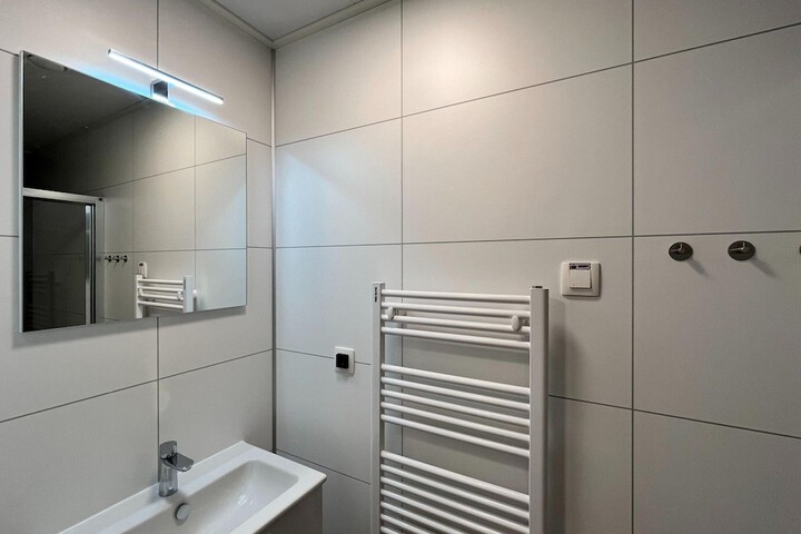 Room 12 of 28