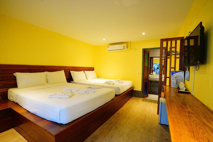 Room 9 of 93