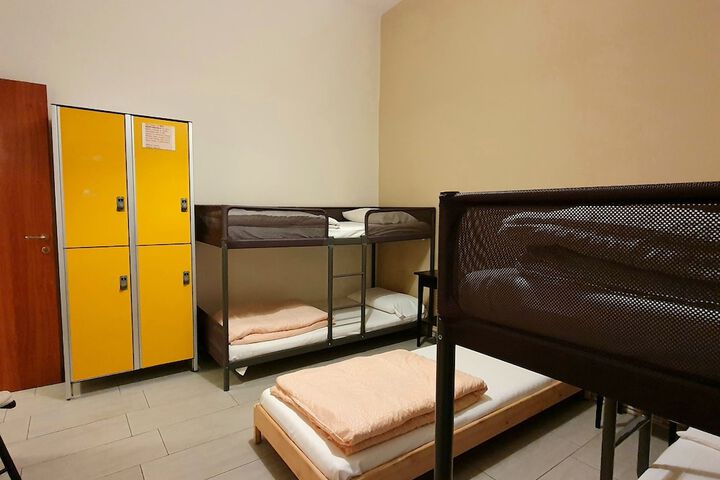 Room 4 of 46