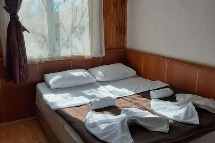 Room 2 of 15