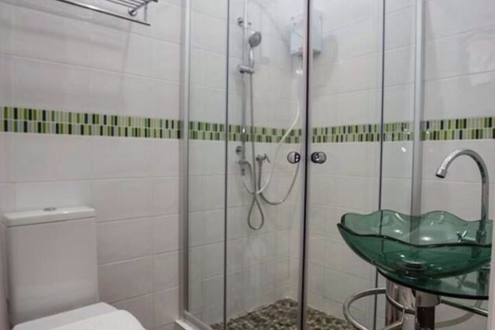 Room 8 of 17