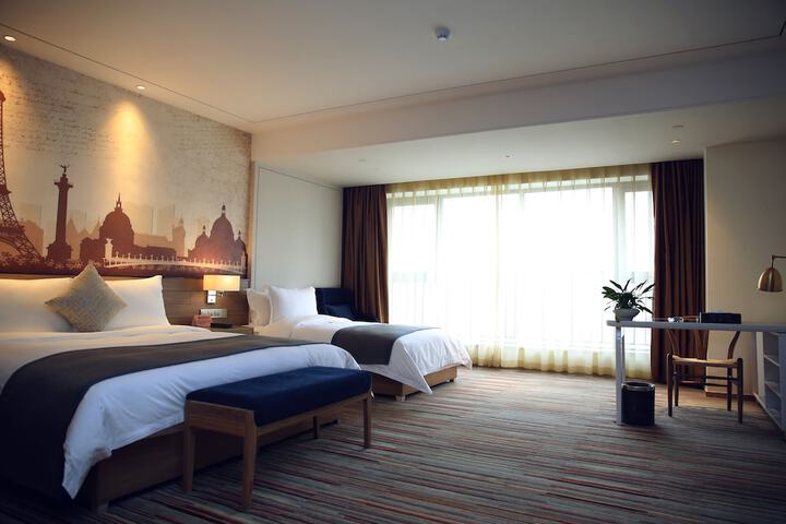 Room 4 of 31