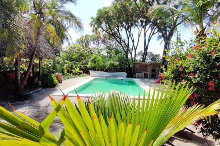 Pool 124 of 195