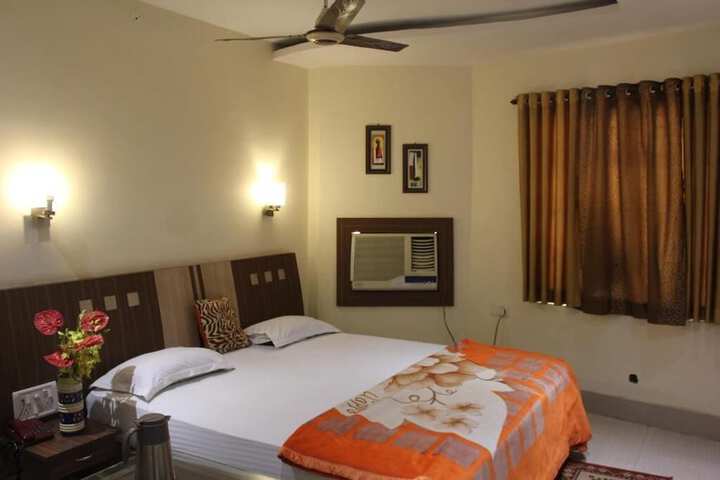 Room 21 of 36