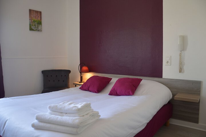 Room 5 of 33