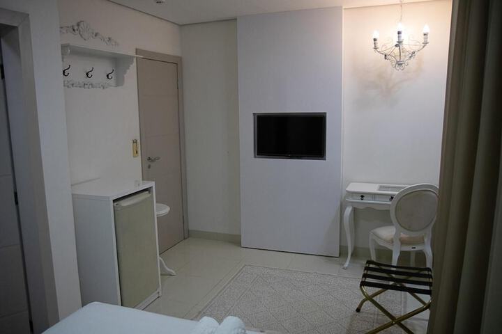 Room 18 of 40