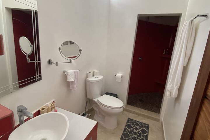 Room 196 of 402