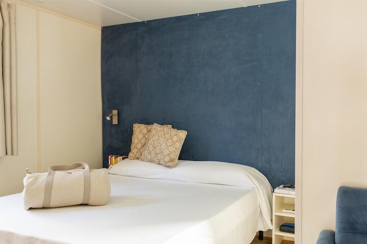 Room 3 of 126