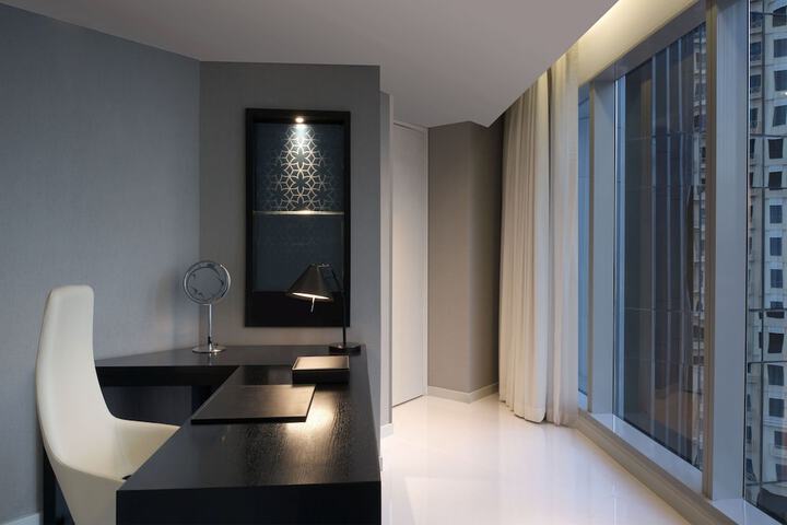 Room 44 of 251