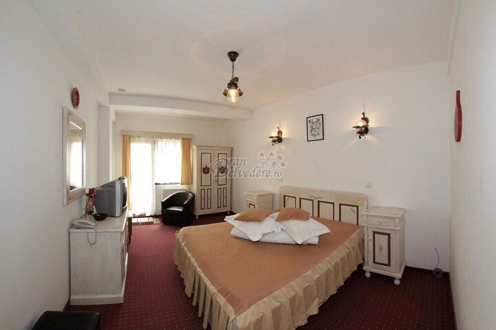 Room 8 of 52