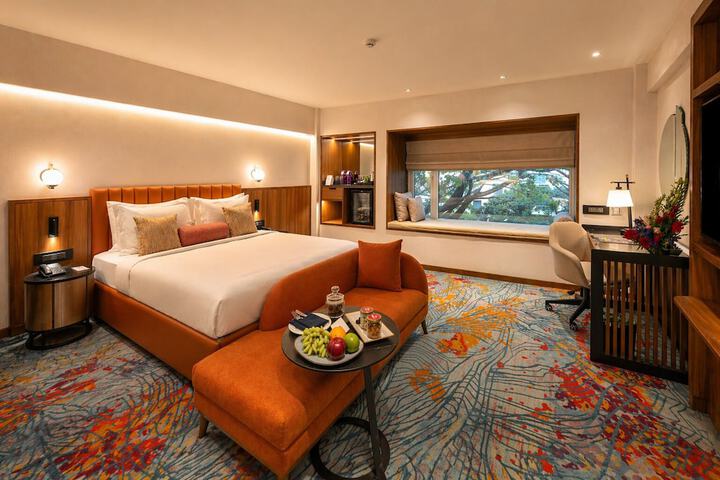 Room 32 of 67