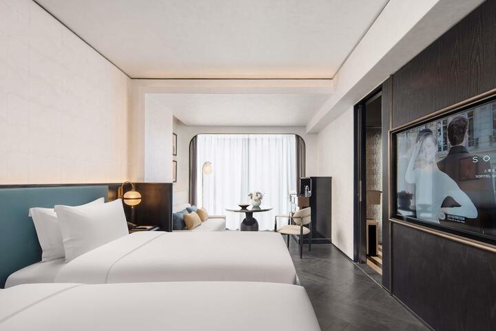 Room 10 of 61