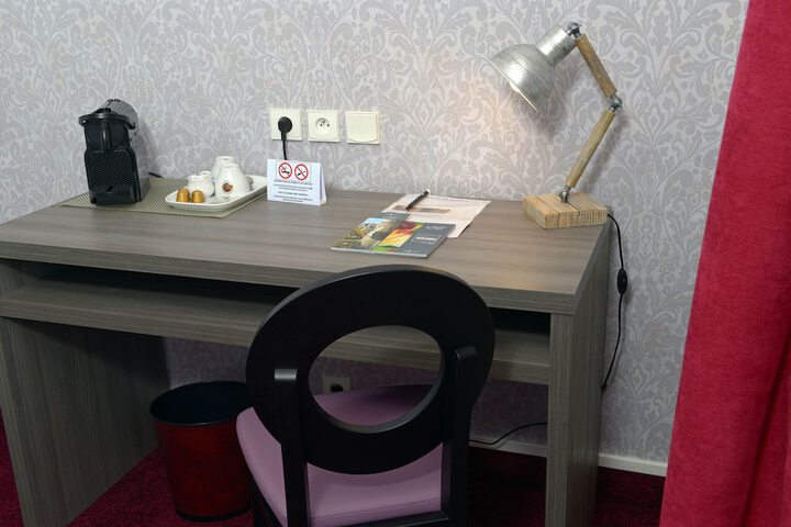 Room 17 of 42