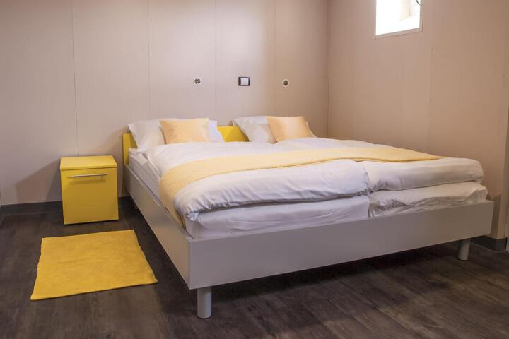 Room 75 of 146