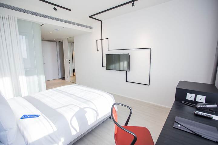 Room 17 of 85