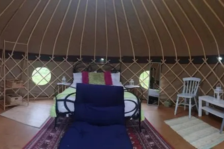 Room 6 of 16
