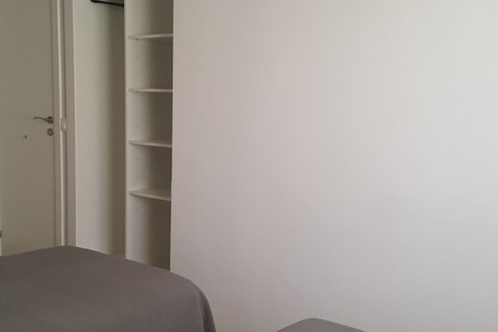Room 14 of 32