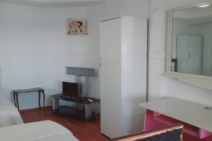 Room 7 of 68
