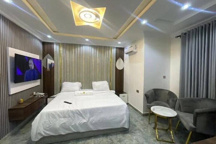 Room 4 of 22