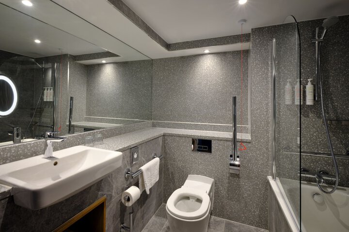 Room 52 of 118